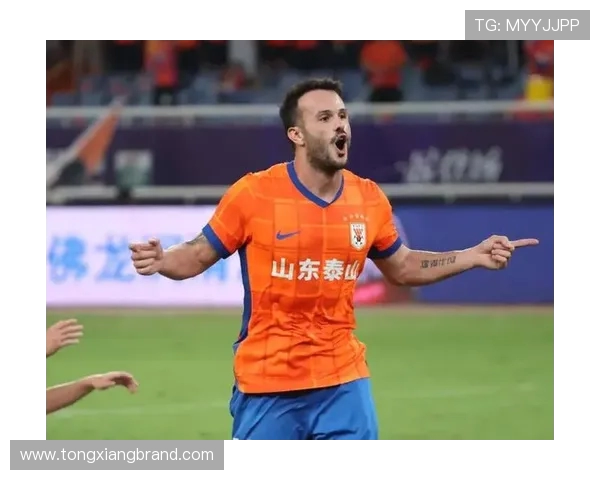 山东 3-1 逆转海港引热议：快节奏对决下，莱昂纳多伤退成转折点